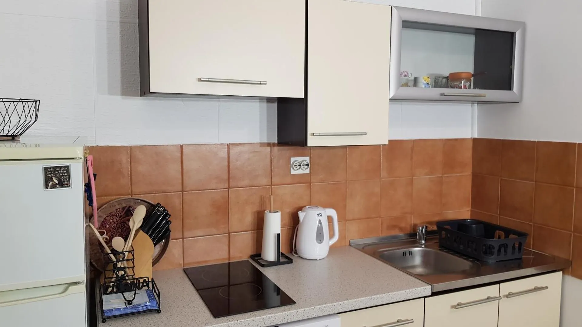 Sunset Apartments Vir
