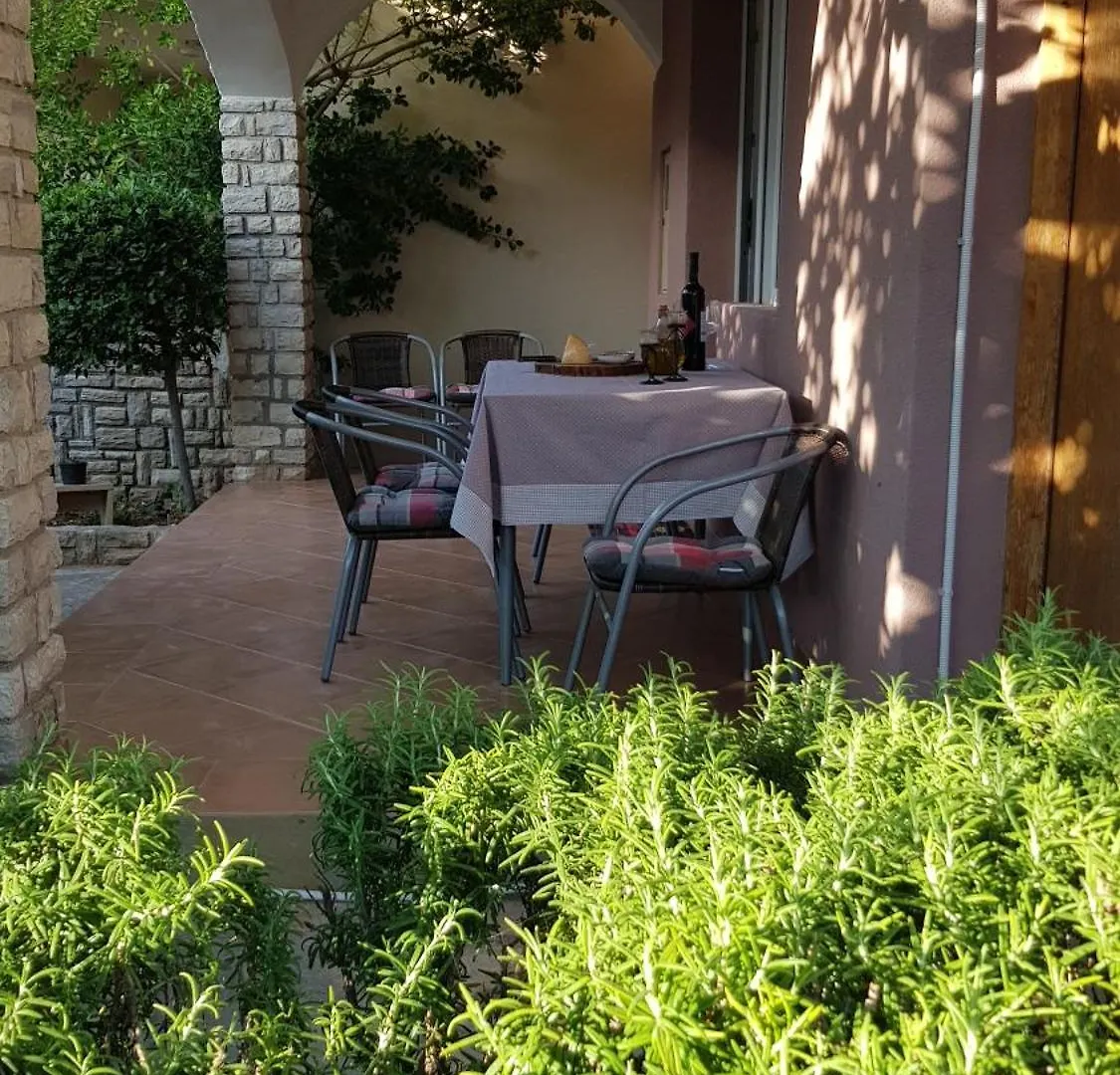 Sunset Apartments Vir 0*,  Croacia